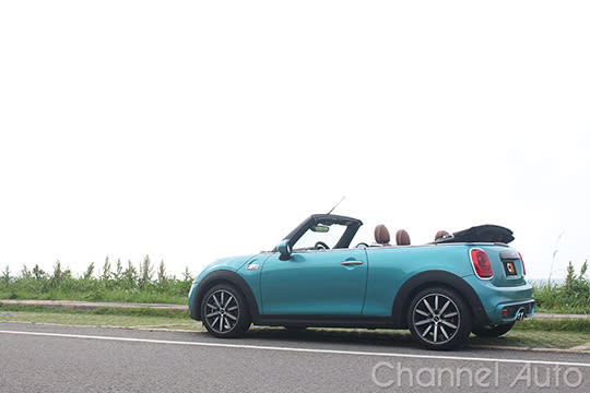 蔚藍的上空尤物 Mini Cooper S Cabrio