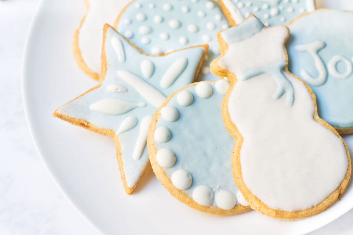 <p>Mon Petit Four</p><p>These are crisp like a sugar cookie and buttery like a shortbread cookie with a sweet royal icing. </p><p>Get the recipe: <a href="http://www.monpetitfour.com/French-Christmas-cookies/" rel="nofollow noopener" target="_blank" data-ylk="slk:French Christmas Cookies;elm:context_link;itc:0;sec:content-canvas" class="link rapid-noclick-resp"><strong>French Christmas Cookies</strong></a></p>
