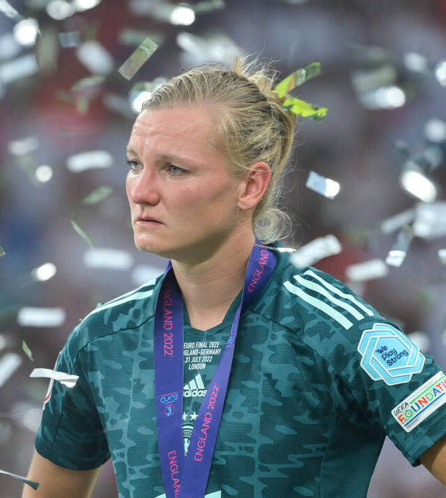 Stolz und Trauer bei den DFB-Frauen nach der Finalniederlage: "Es tut einfach nur schweineweh"