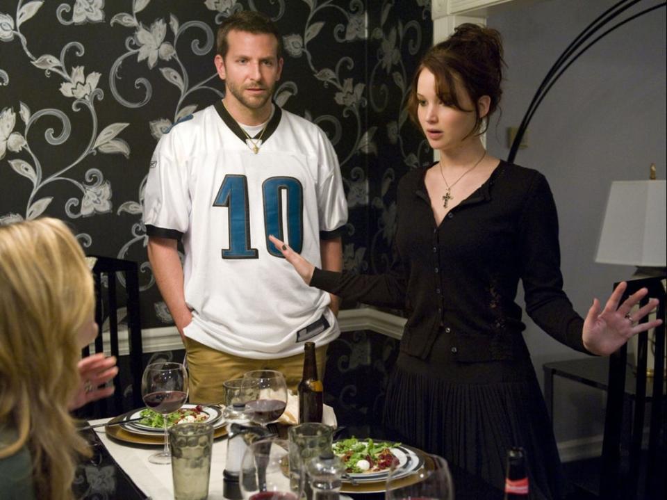 Jennifer Lawrence y Bradley Cooper en ‘Silver Linings Playbook’ (Moviestore/Shutterstock)