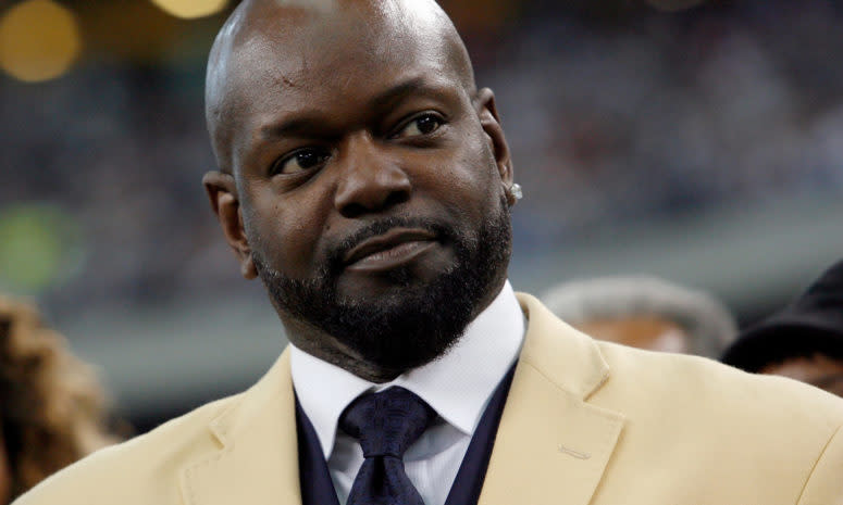 A closeup of Emmitt Smith at the NFL Hall Of Fame ceremony.