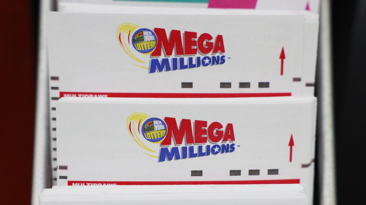 Lottery Winners Could 'Make Bad Decisions,' Says Financial Advisor