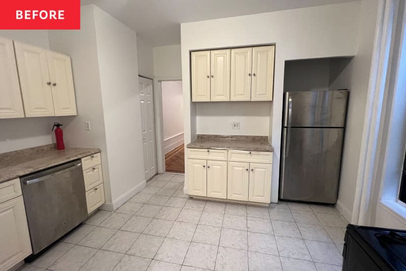 Kitchen before renovation.