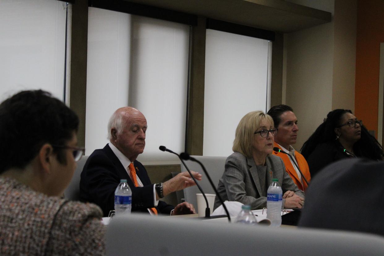 Chancellor Donde Plowman (middle) sits between John Tickle (right) and Allen Carter (right) during the University of Tennessee at Knoxville Advisory Board meeting May 3.