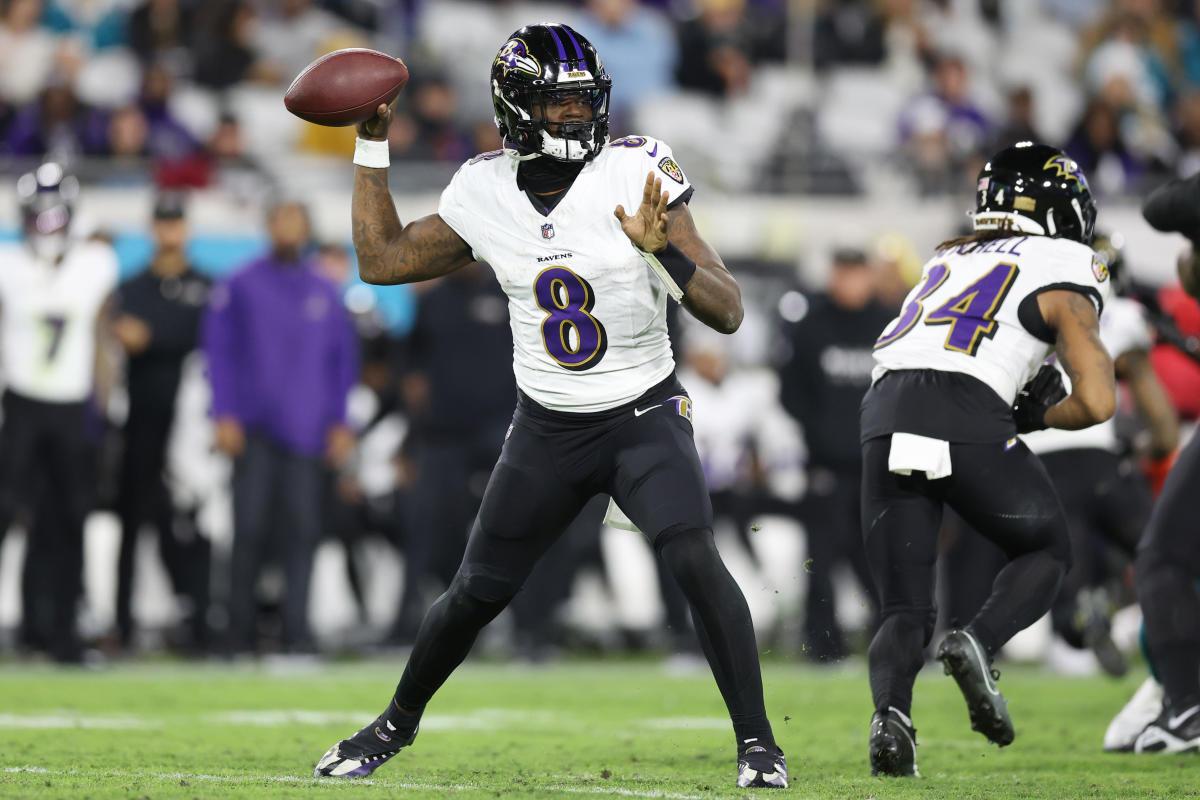 Lamar Jackson lidera Ravens sobre Jaguars e garante vaga nos playoffs no Sunday Night Football