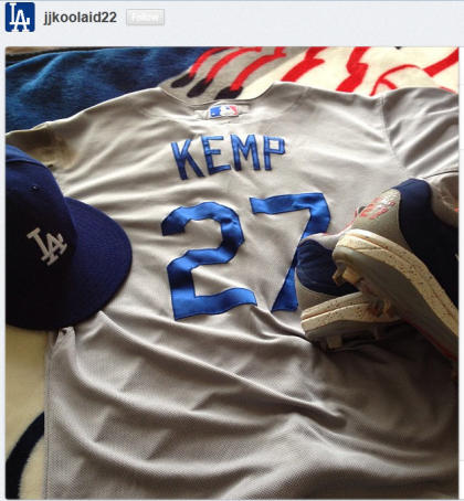 Matt Kemp Gives a Kid His Jersey