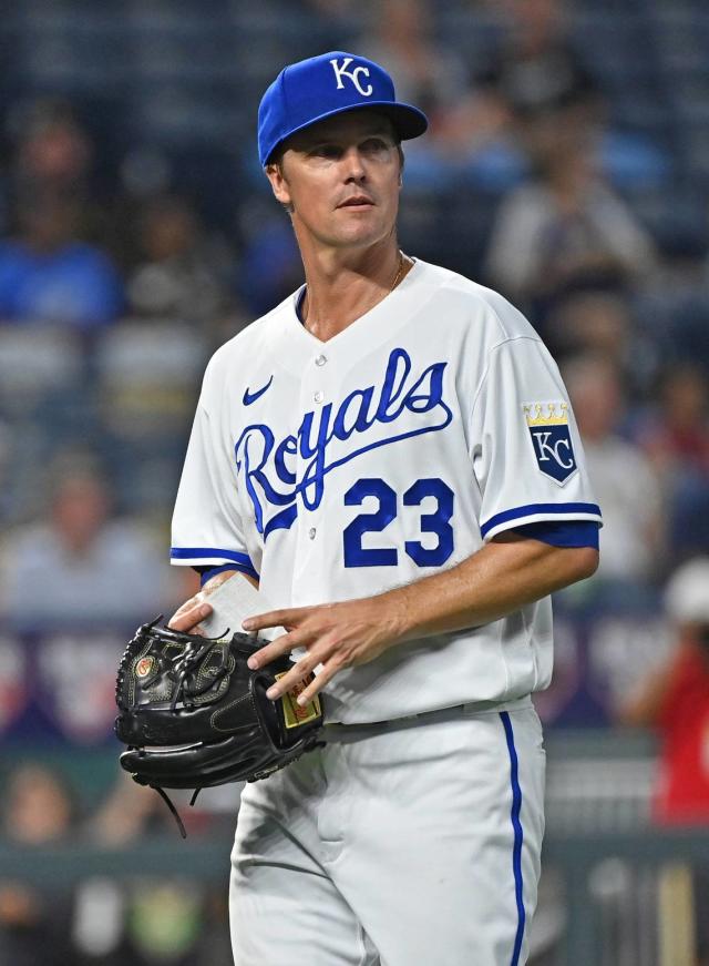 Greinke pitches four strong innings in relief as Royals drop