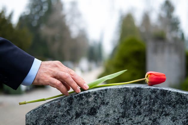 A hidden joke on a man's headstone is causing controversy in an Iowa community. (Photo: D-Keine via Getty Images)