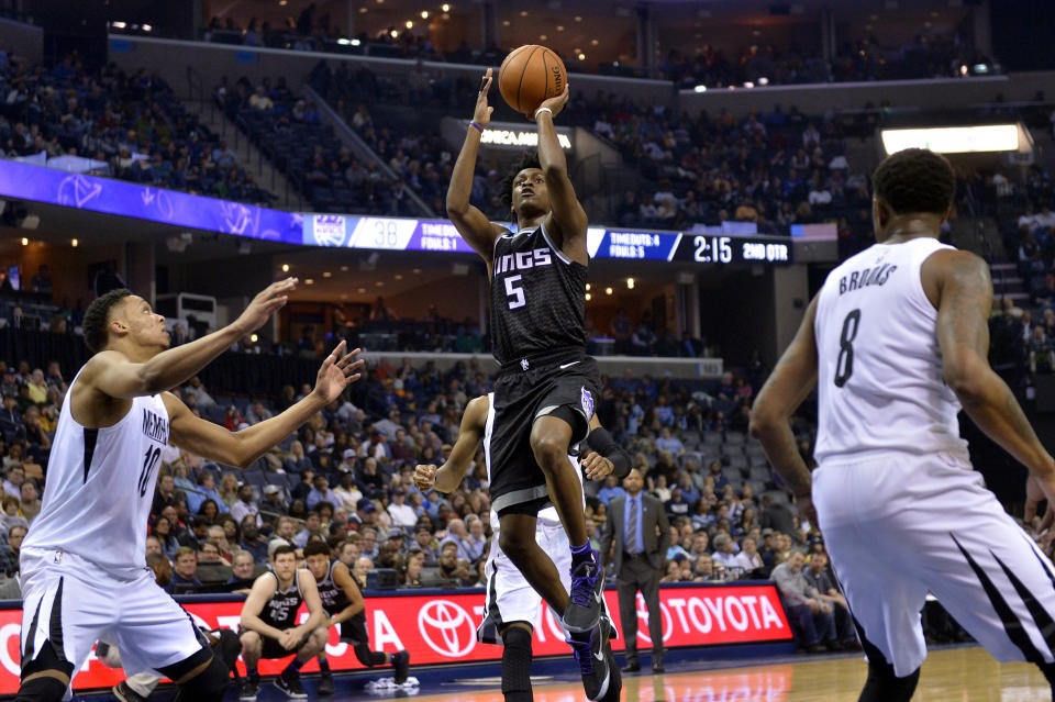 De’Aaron Fox is a big part of the foundation for the Sacramento Kings going forward. (AP)