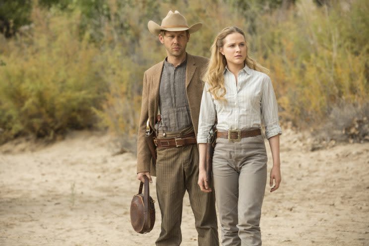 Jimmi Simpson, Evan Rachel Wood (Credit: HBO)