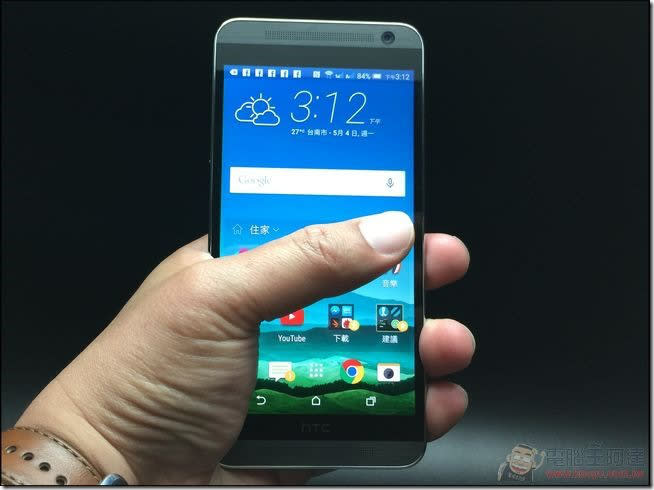 HTC One E9+ dual sim 開箱評測，搭載 2K 螢幕、4G 全頻雙卡雙待的高性價比時尚旗艦