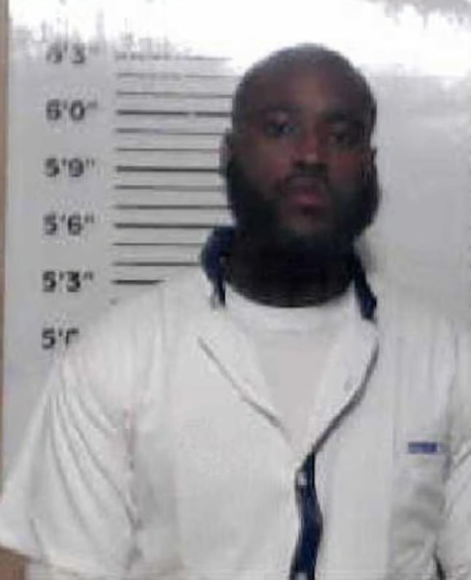 Jaydrekus Hart, pictured, left behind a note before he killed Aureon Shavea Grace and turned the gun on himself Sunday morning (Georgia Department of Corrections)