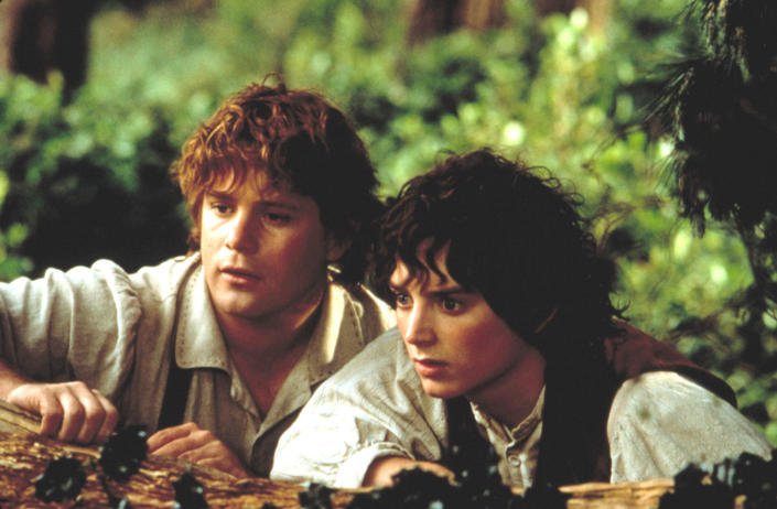 THE LORD OF THE RINGS: THE FELLOWSHIP OF THE RING, Sean Astin as Samwise Gamgee, Elijah Wood as Frodo Baggins, 2001