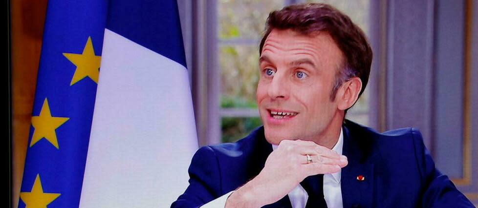 Emmanuel Macron, lors de son interview du 22 mars, accordée aux JT de TF1 et France2, au palais de l'Élysée, à Paris.   - Credit:Ludovic Marin/AFP