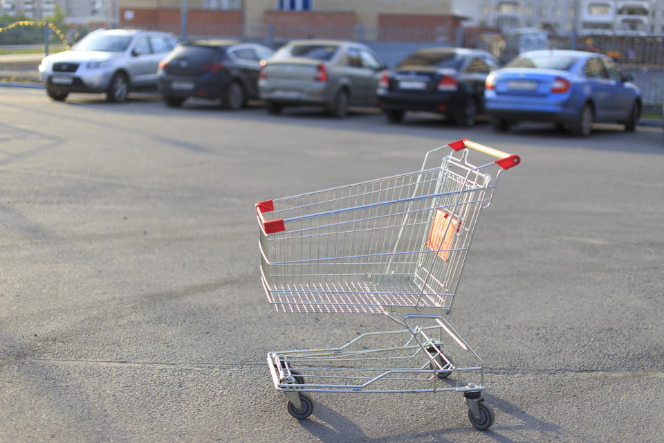 Auf dem Supermarkt-Parkplatz gibt es immer wieder Streit 