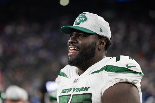 Jets' Mekhi Becton Reportedly 'Down to About 350 Pounds' amid