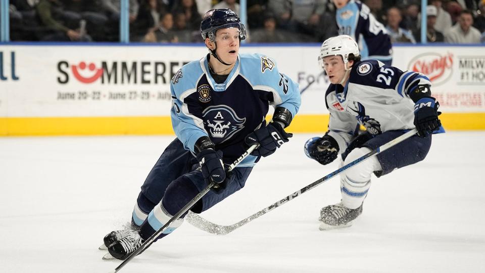 <div>(Courtesy: Milwaukee Admirals)</div>