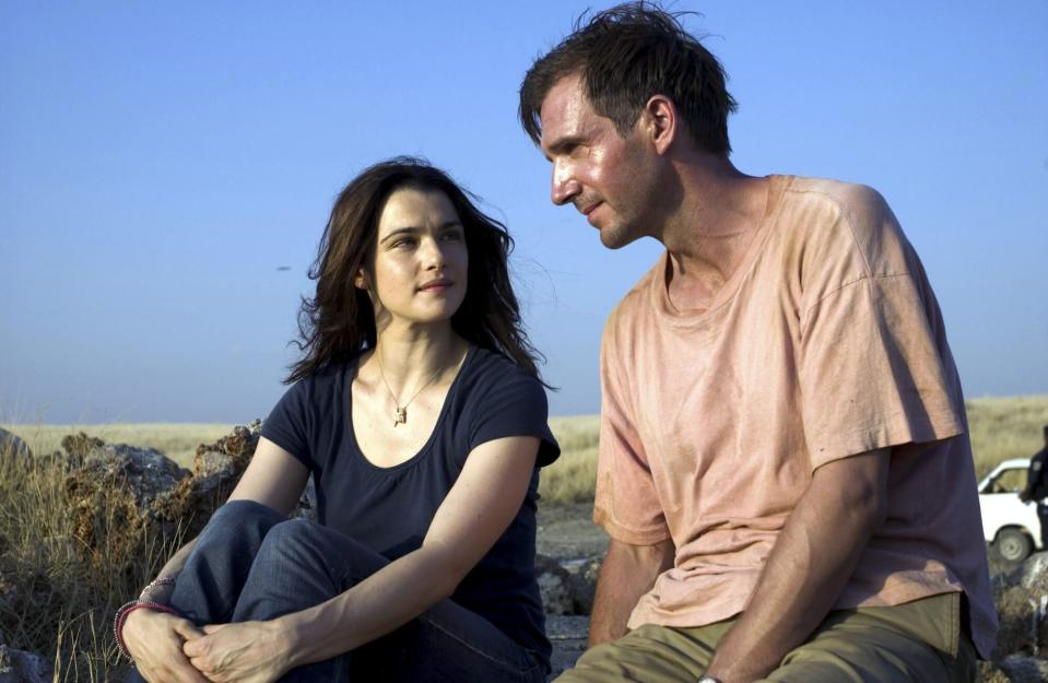 THE CONSTANT GARDENER, Rachel Weisz, Ralph Fiennes, 2005, ©Focus Features / courtesy Everett Collect