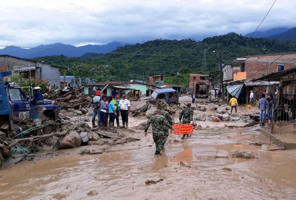 Colombia intensifica la búsqueda de víctimas por una avalancha