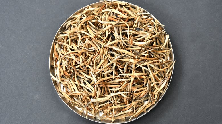 golden tips Ceylon tea