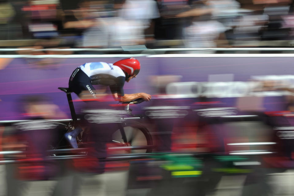 LONDON, ENGLAND - AUGUST 01: Bradley Wiggins of Great Britain in action during the Men's Individual Time Trial Road Cycling on day 5 of the London 2012 Olympic Games on August 1, 2012 in London, England. (Photo by Pascal Le Segretain/Getty Images)