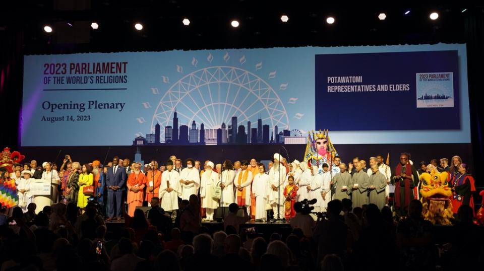 《圖說》2023年世界宗教議會回到發源地兼總部芝加哥舉行，全球各宗教團體聚集在此共同交流對話。（靈鷲山佛教教團提供）