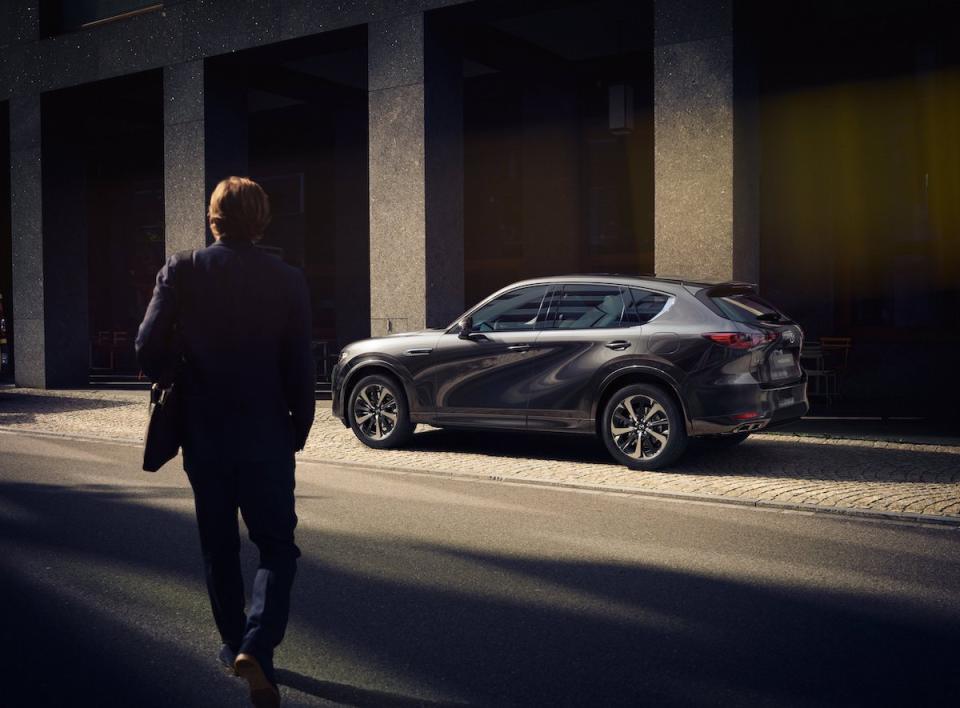 2022_mazda_cx-60_global_still_30.jpg