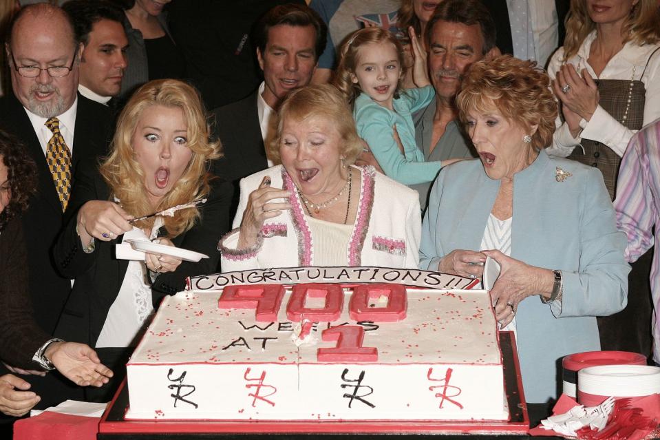 the young and the restless celebrates 900 weeks as number one