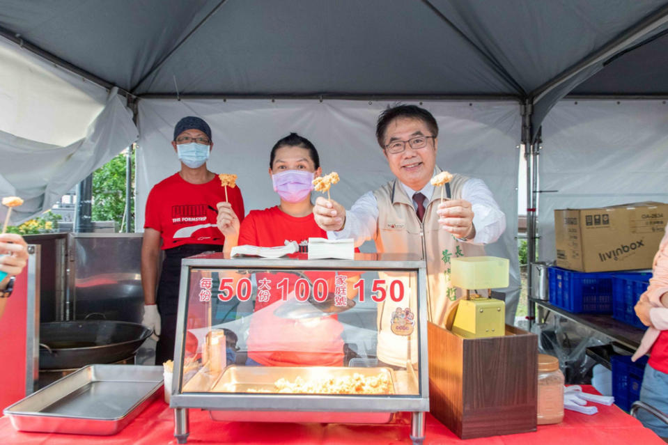 府城大家長黃偉哲推薦台南在地美食不遺餘力。（圖／取自黃偉哲臉書）