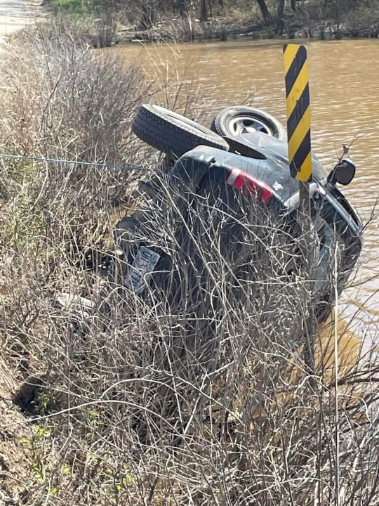 Garvin County deputy saves driver. Image courtesy Garvin Co. Sheriff's Office.