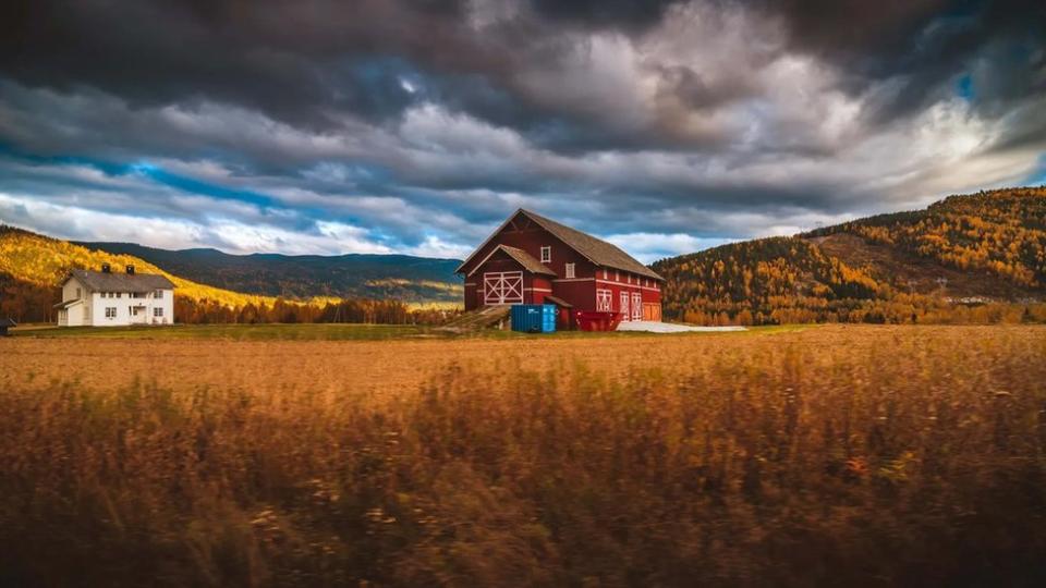 La línea Oslo-Bergen atraviesa algunos de los paisajes más impresionantes de Noruega.