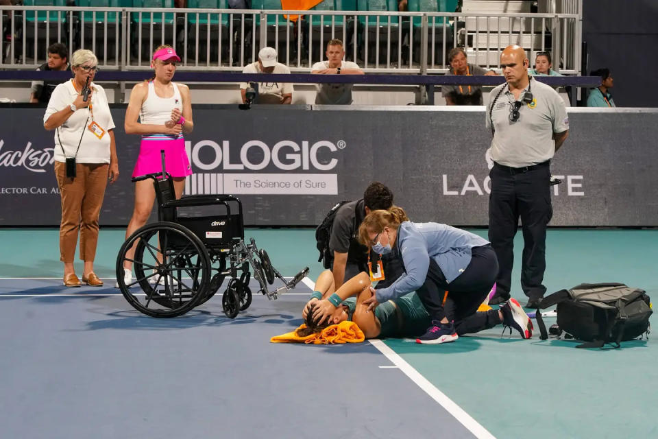 Schrei vor Schmerzen! Rollstuhl-Drama um Tennis-Star