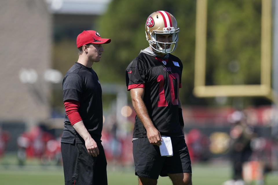 As offensive passing game coordinator for the 49ers, Bobby Slowik helped Jimmy Garoppolo and other quarterbacks thrive. Now he's headed to Houston. (AP Photo/Jeff Chiu)