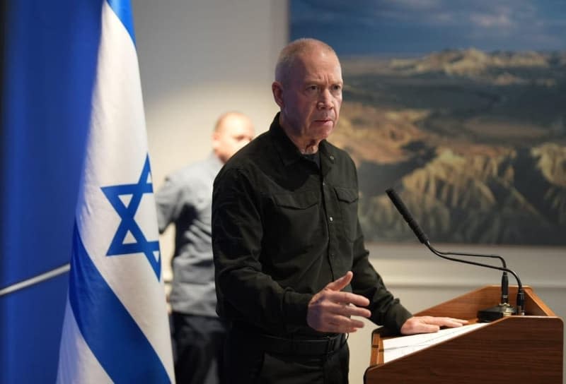 Israeli Minister of Defence Yoav Gallant delivers remarks to the press. Elad Malka/GPO/dpa