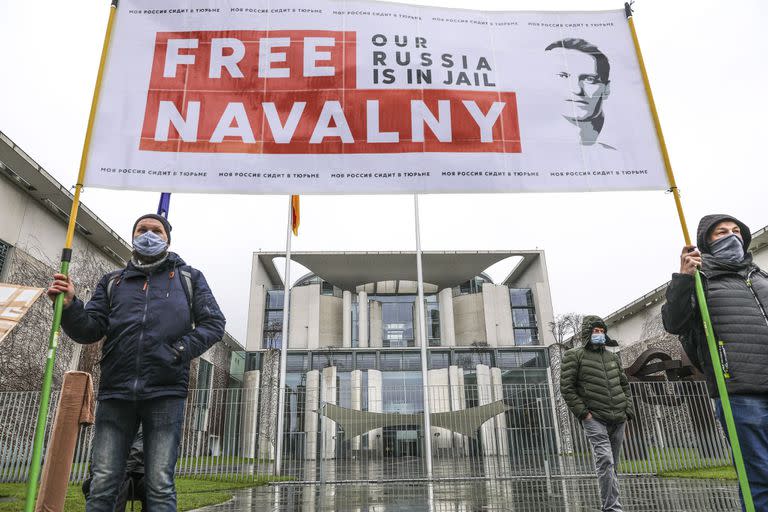 Imagen de archivo de una pancarta a favor de la liberaci&#xf3;n de Alexei Navalni en Berl&#xed;n.