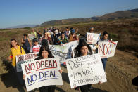 <p>Activists and immigrants march towards the U.S.-Mexico border in support of passage of the Dream Act Feb. 7, 2018 in San Ysidro, Calif. (Photo: Sandy Huffaker/Getty Images) </p>