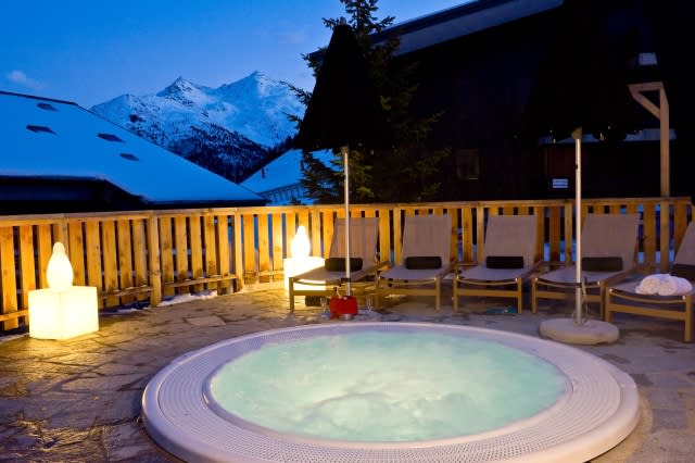 Hotel Le Mottaret hot tub