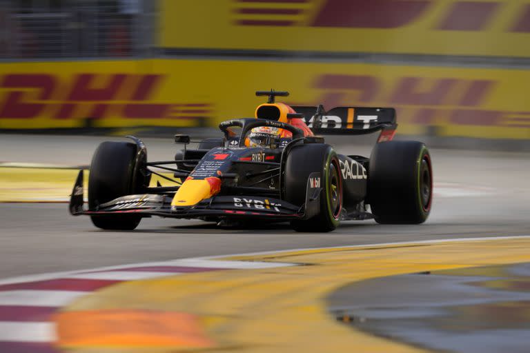 Cuando más veloz se mostraba Max Verstappen, el equipo Red Bull lo llamó a los boxes; sólo en la Q3 optó por los neumáticos blandos