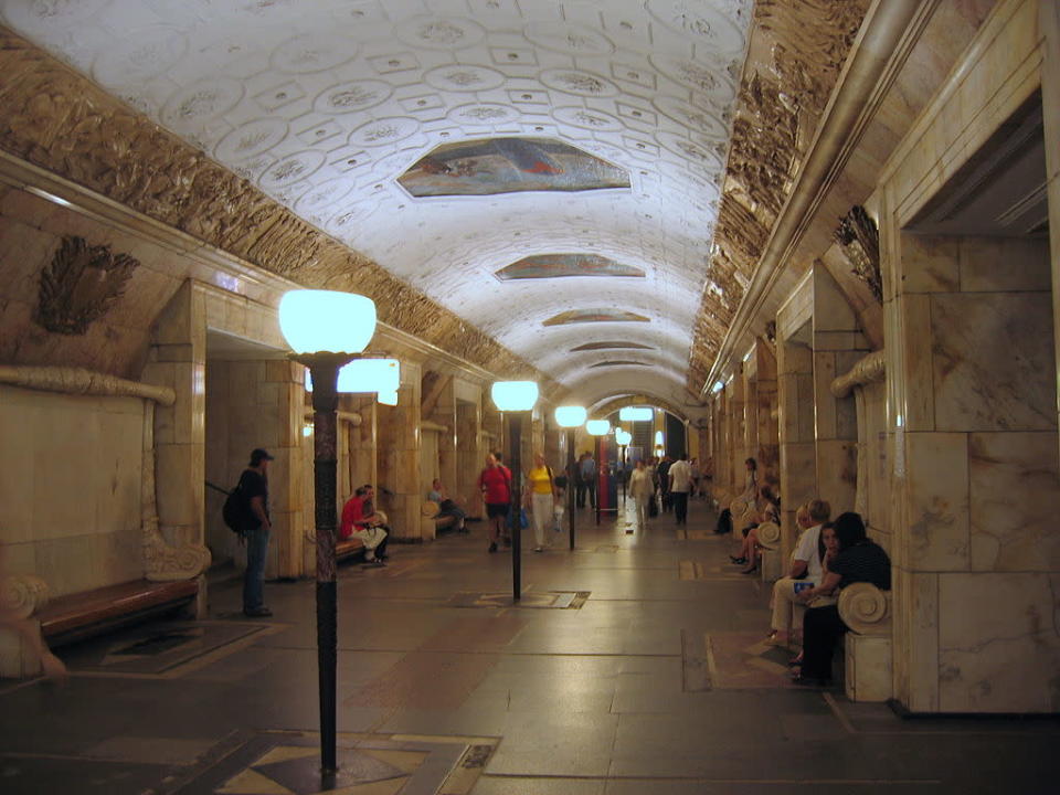 <p><b>Moscow</b></p> <br><p>As of 2011, the Moscow Metro has 185 stations and its route length is 305.7 kilometres (190.0 mi). The system is mostly underground, with the deepest section 84 metres (276 ft) below ground at the Park Pobedy station. The Moscow Metro is the world's second most heavily used rapid transit system after Tokyo's twin subway</p> <br><p>Photo by A.Savin (Own work) [GFDL (www.gnu.org/copyleft/fdl.html) or CC-BY-SA-3.0-2.5-2.0-1.0 (www.creativecommons.org/licenses/by-sa/3.0)], via Wikimedia Commons</p>