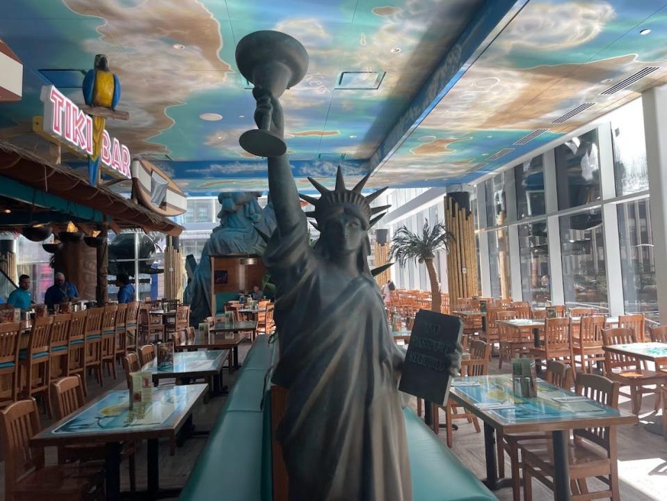 Statue of Liberty holding a margarita in Margaritaville times square