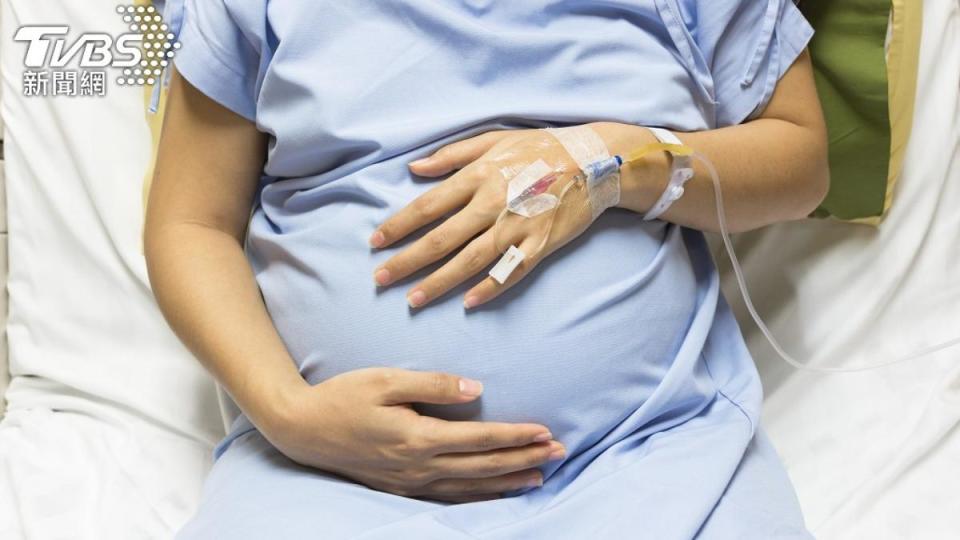 一名人妻抱怨自己都在生女兒。（示意圖，非當事人／shutterstock達志影像）