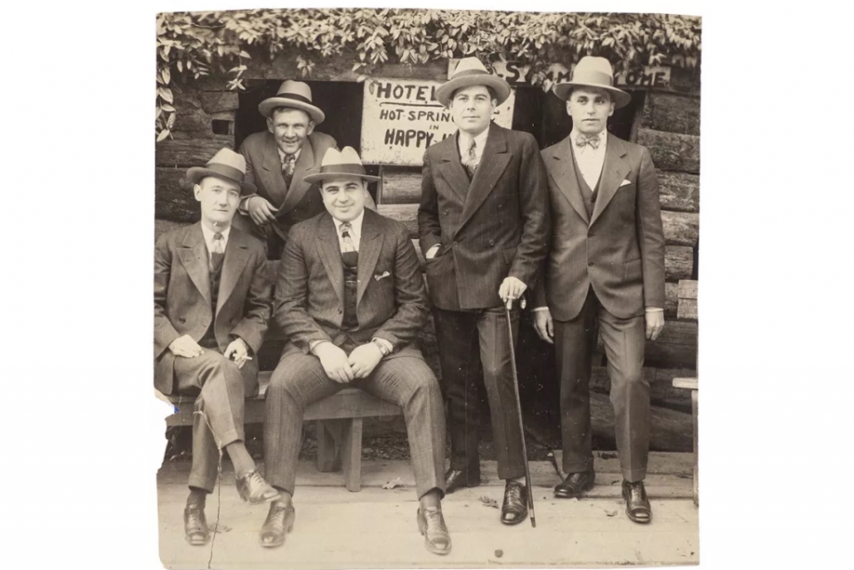 Una fotografía de Al Capone con “asociados” en Hot Springs, Arkansas. (Foto: Sheldon Carpenter/Witherell’s Inc)