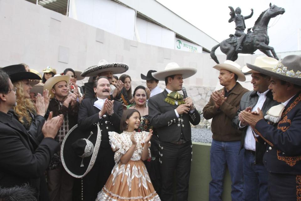 En el 2012 la familia Aguilar fue homenajeada con una estatua por haber llevado la tradición de la charrería y el nombre de Zacatecas a escenarios internacionales con su espectáculo ecuestre, mismo que todos sus herederos se encargan de realizar por temporadas en México y Estados Unidos. (Cuarto Oscuro)