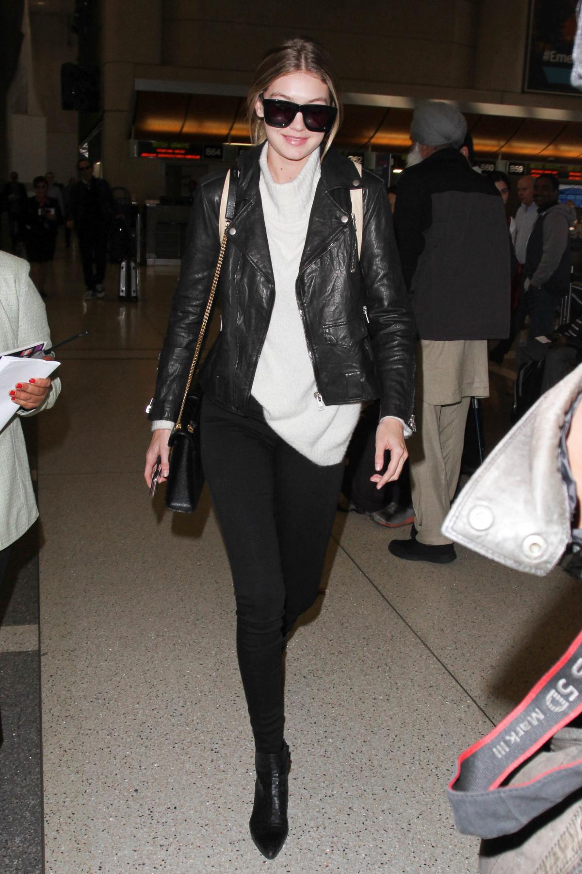 Selena Gomez White Leather Sneakers Airport Style Autumn Winter