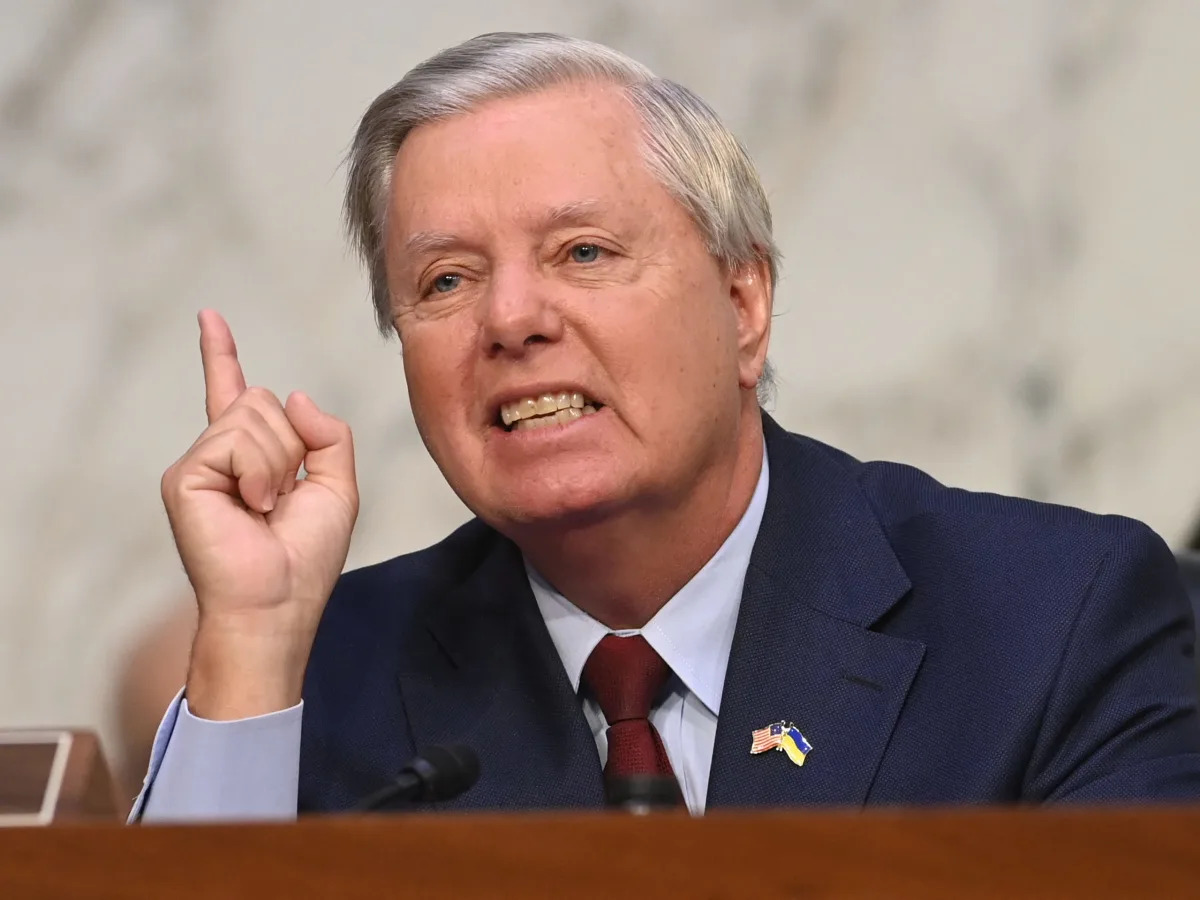 Sen. Lindsey Graham threatened to end a meeting with the mother of a slain Capit..