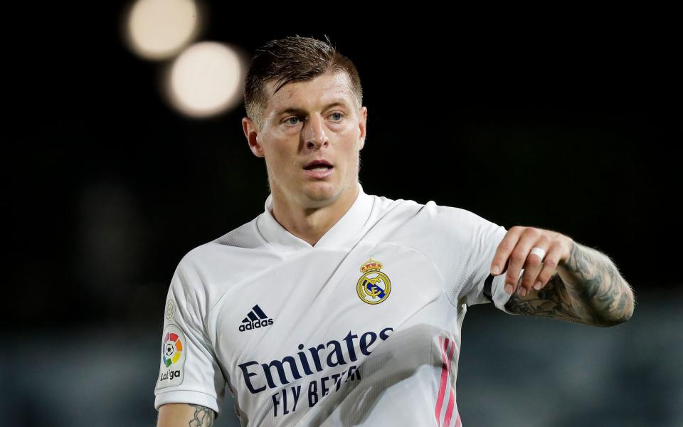 Fußball-Nationalspieler Toni Kroos ist das neue Werbegesicht Maschmeyers Startup. Ein Teil des erlösten Geldes soll seiner Stiftung zugutekommen. (Bild: Getty Images / 2020 Soccrates Images B.V. / Soccrates Images)