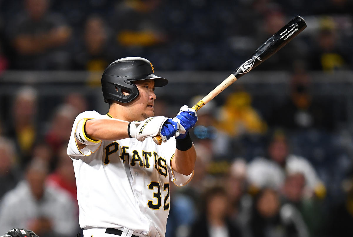 WALK-OFF OUT OF THE PARK! Yoshi Tsutsugo leaves the building for an epic  walk-off homer! 