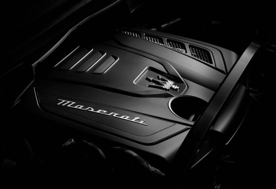 全新Grecale GT、Modena車型皆搭載結合48V輕油電混合動力系統的2.0L四缸渦輪引擎。
