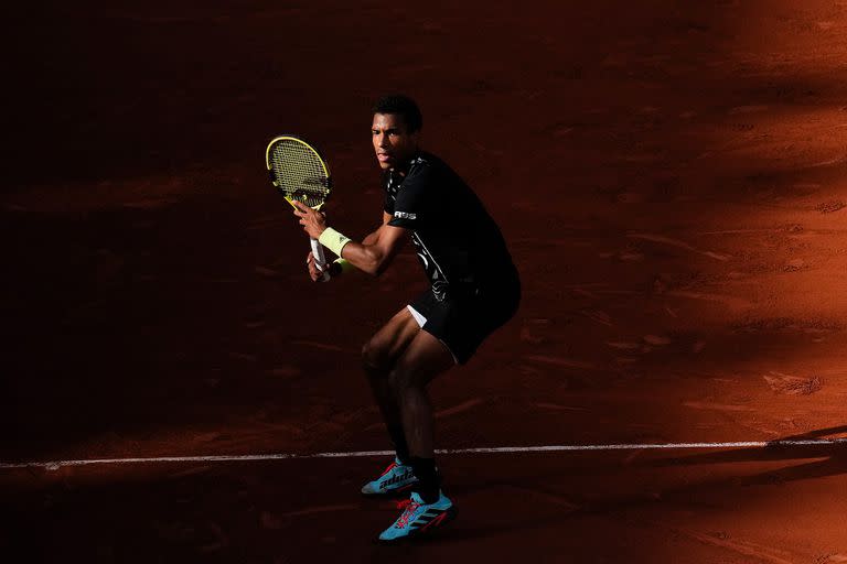 Felix Auger-Aliassime estuvo cerca de dar el gran impacto frente a Nadal en el estadio Chatrier