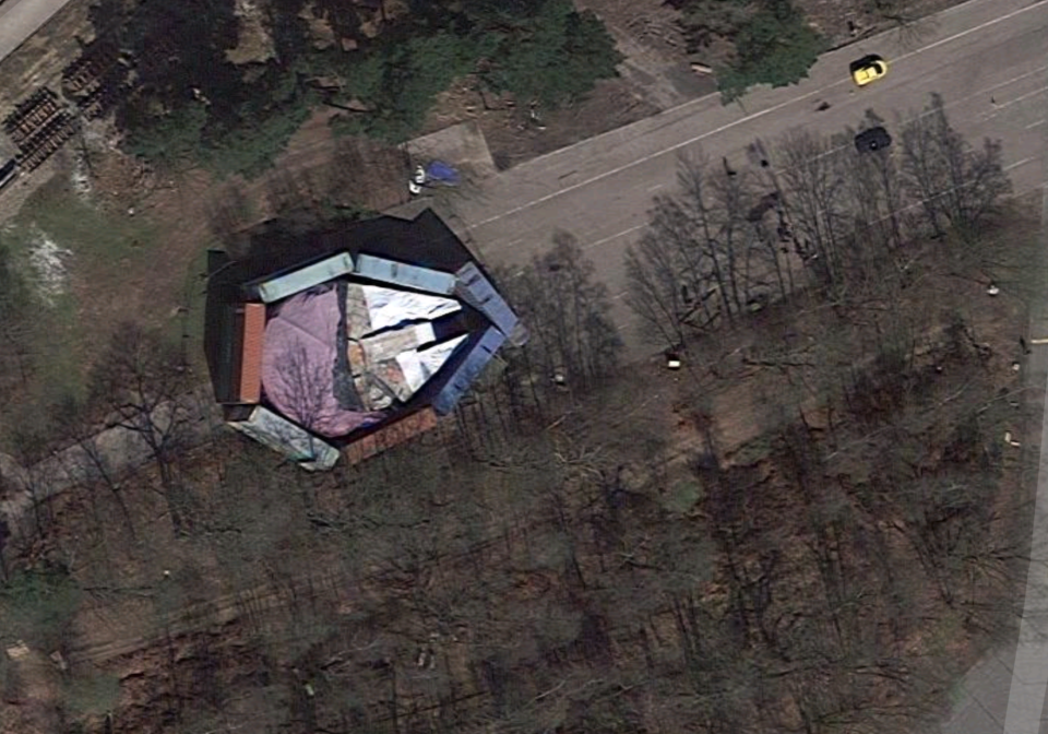 The <em>Millennium Falcon</em> disguised in the English countryside (Photo: Google Maps)